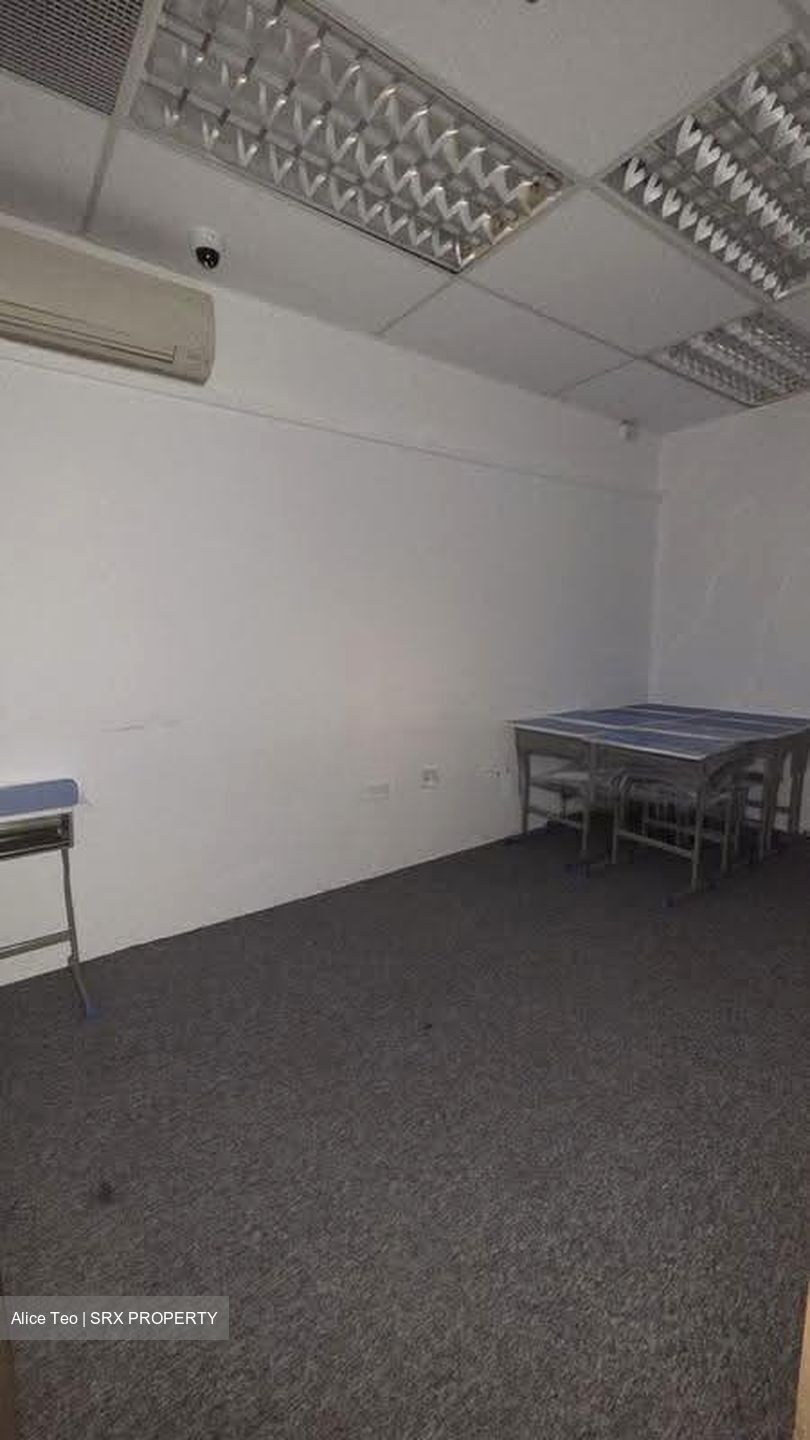 Parkway Centre (D15), Office #615695011